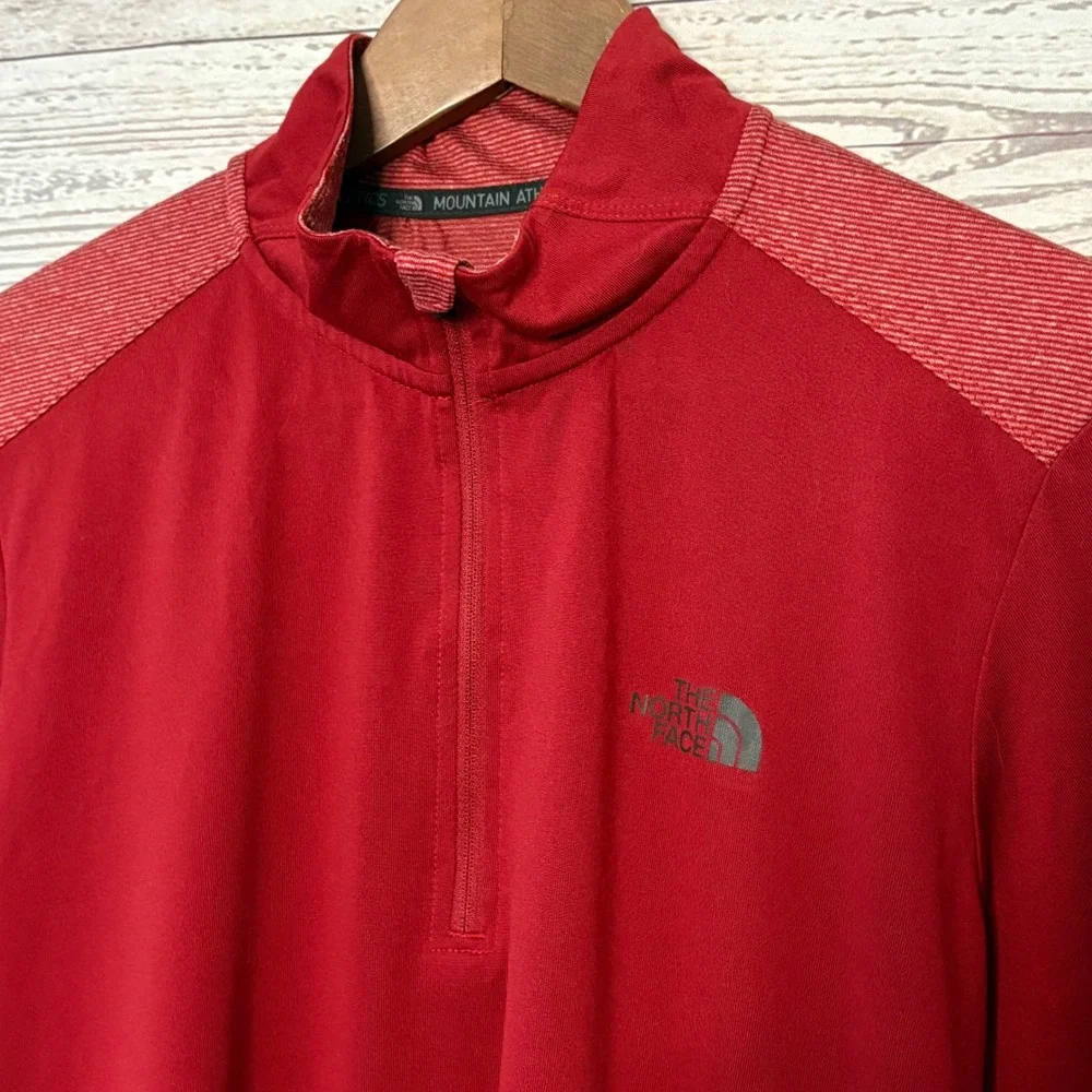 The North Face Mountain Athletics Mens‎ Medium Red FlashDry 1/4 Zip Pullover